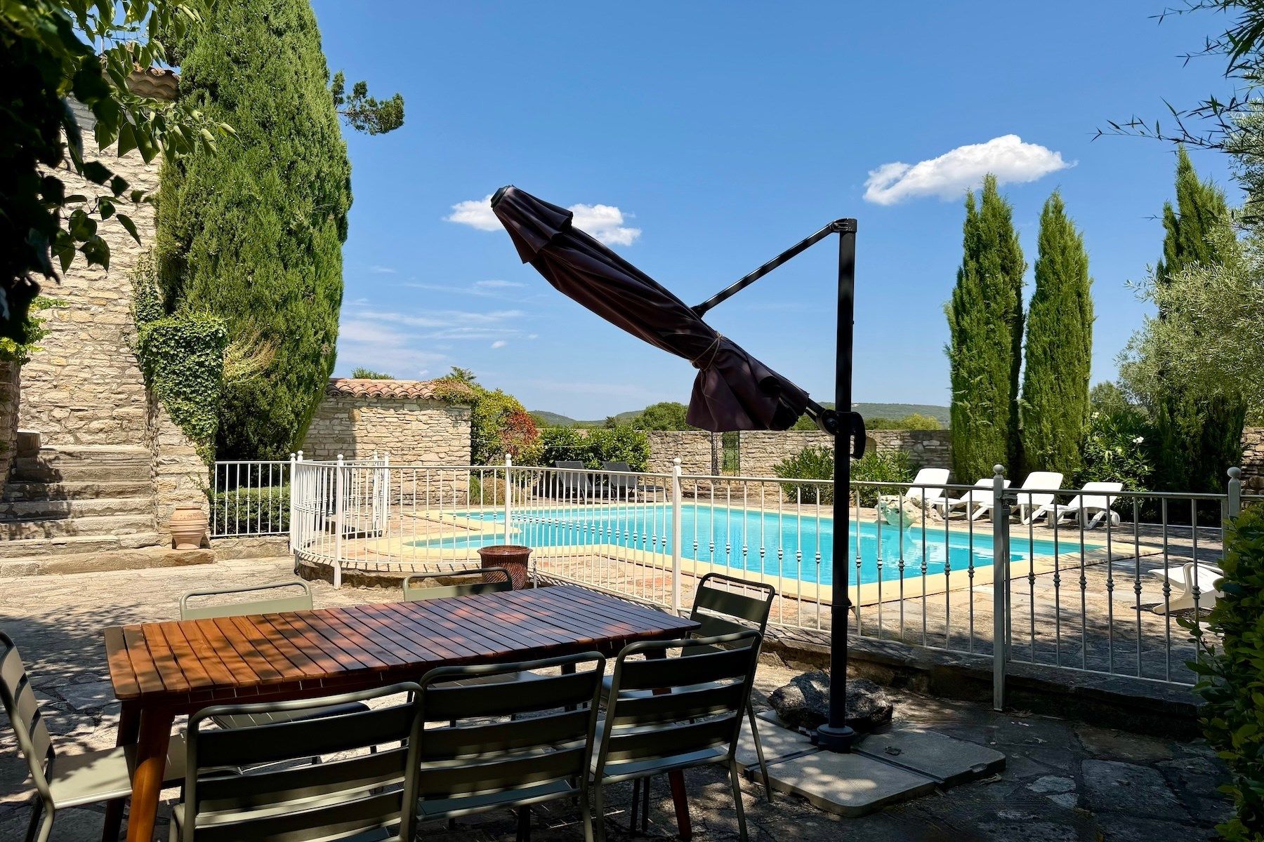 luxury house 6 Rooms for sale on UZES (30700)