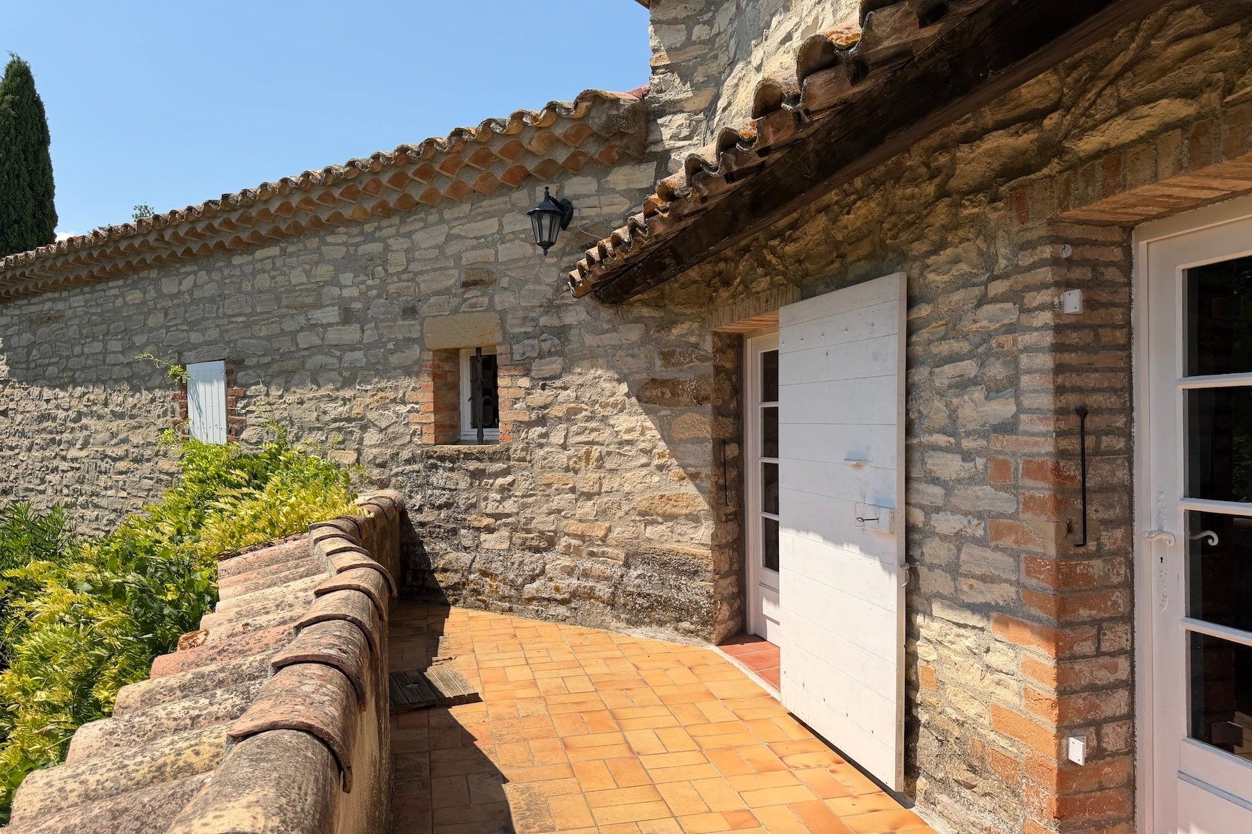 luxury house 6 Rooms for sale on UZES (30700)