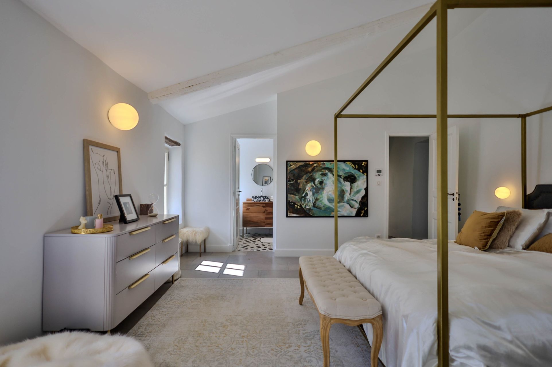 luxury property 11 Rooms for sale on MENERBES (84560)