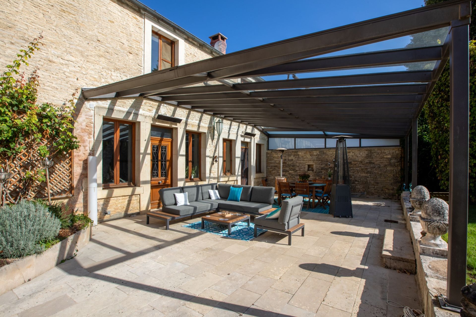 luxury house 11 Rooms for sale on DIJON (21000)