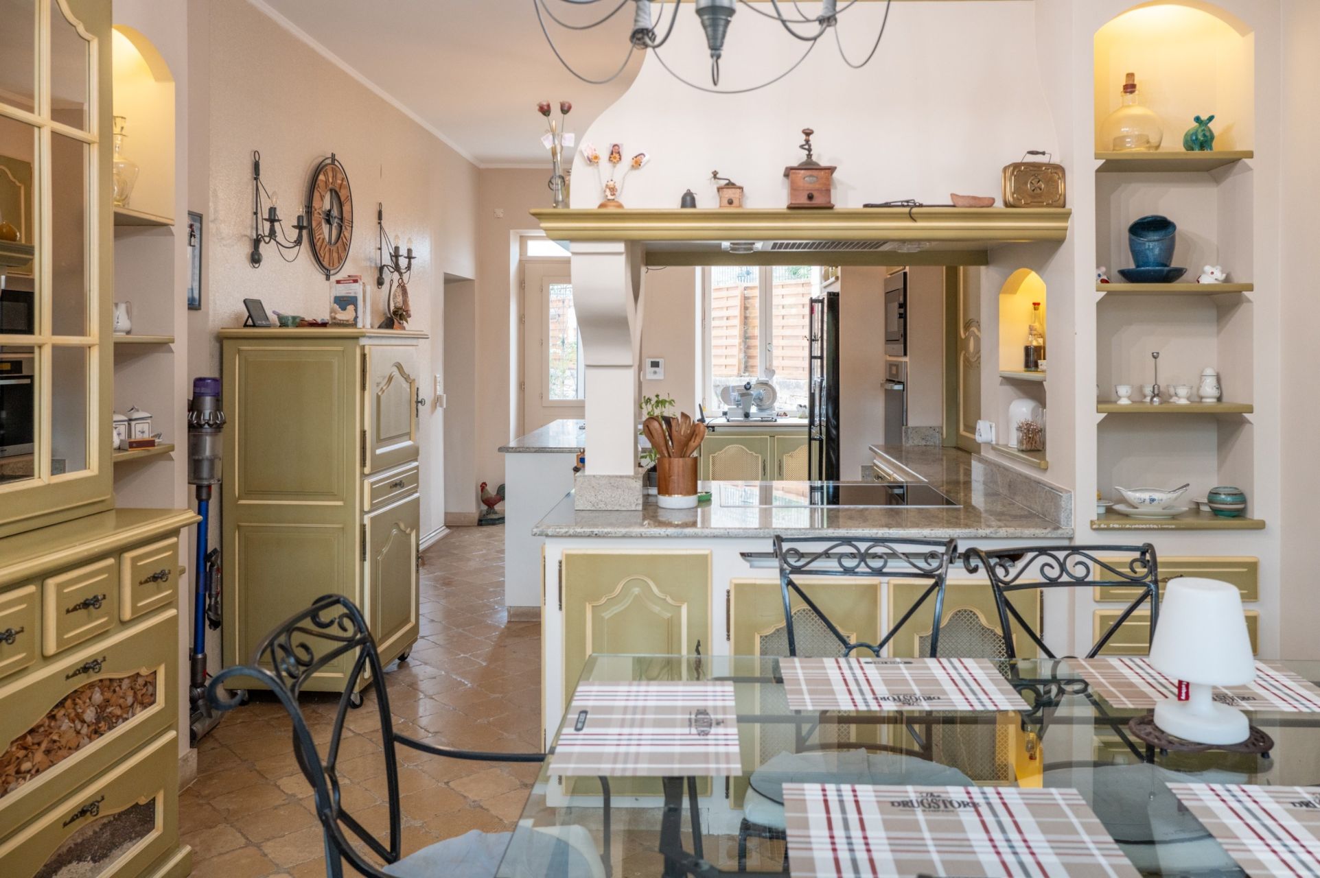 luxury house 11 Rooms for sale on DIJON (21000)