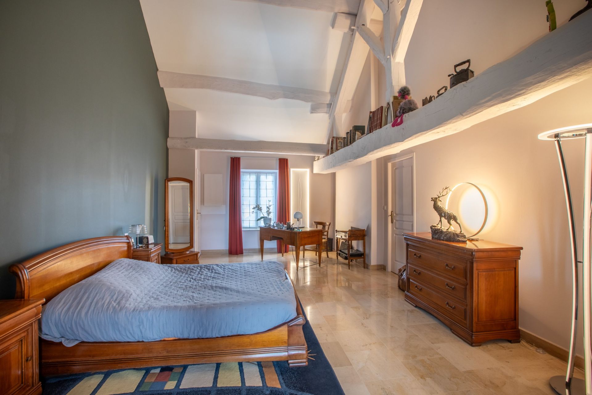 luxury house 11 Rooms for sale on DIJON (21000)