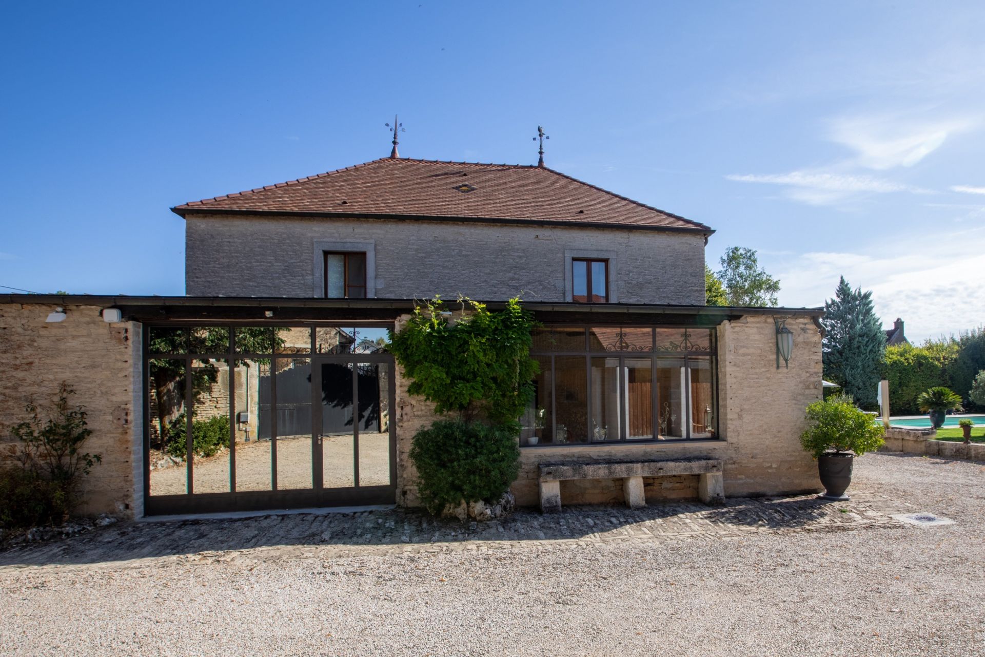 luxury house 11 Rooms for sale on DIJON (21000)
