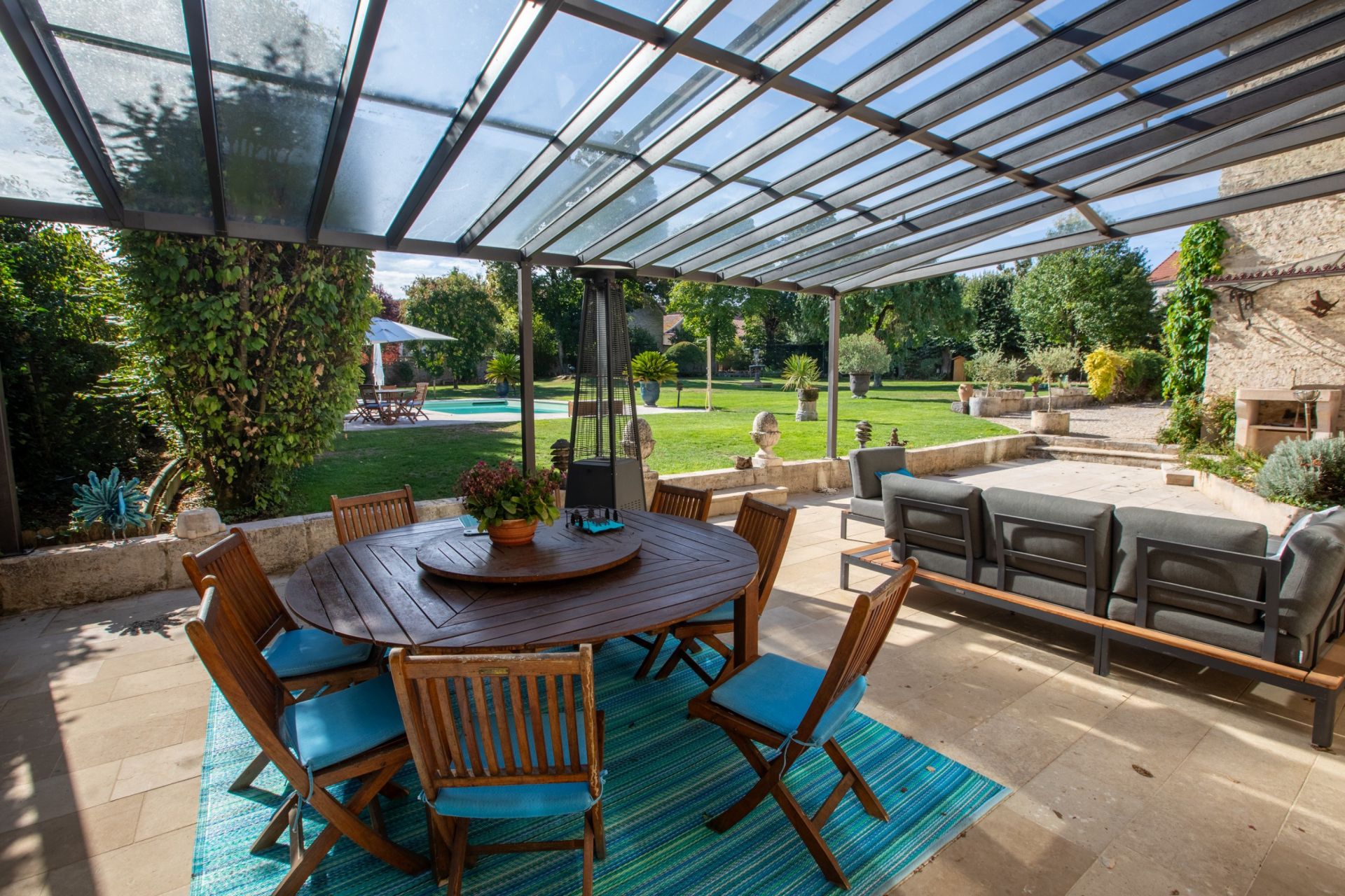 luxury house 11 Rooms for sale on DIJON (21000)
