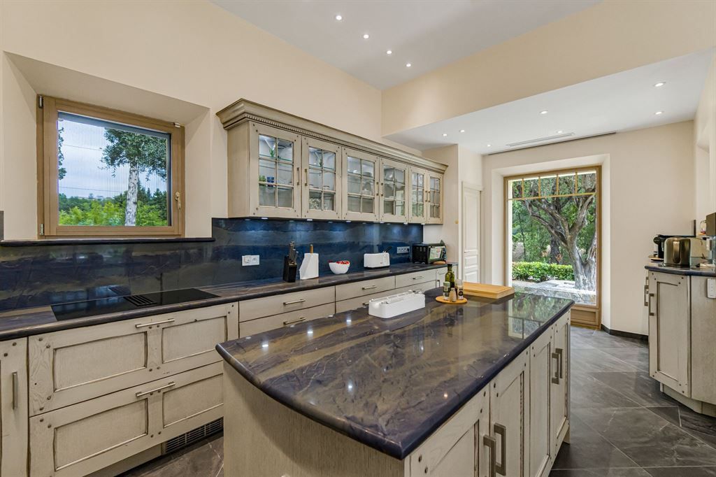 villa de luxe 10 Pièces en vente sur GRASSE (06130)