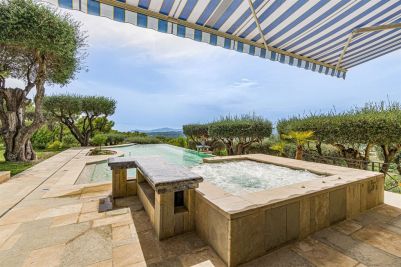 Vente Villa de luxe Grasse 10&nbsp;Pièces 430&nbsp;m²