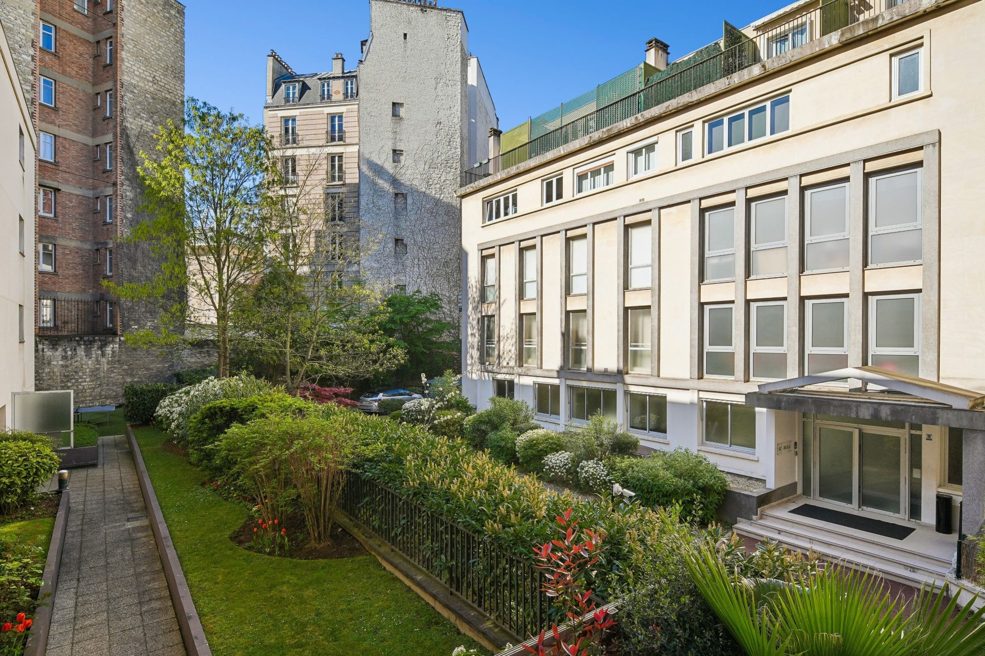 luxury apartment 5 Rooms for sale on NEUILLY SUR SEINE (92200)
