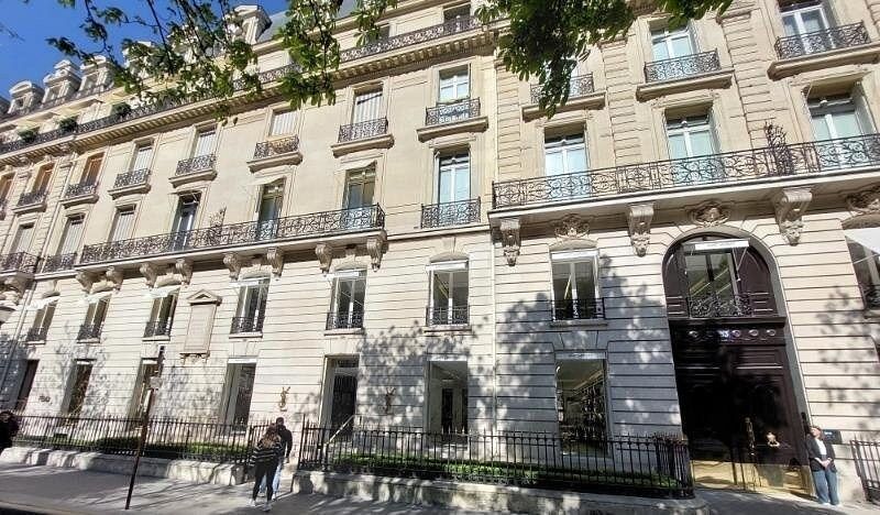 luxury apartment 6 Rooms for sale on PARIS (75008)