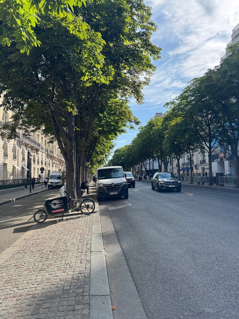 luxury apartment 6 Rooms for sale on PARIS (75008)