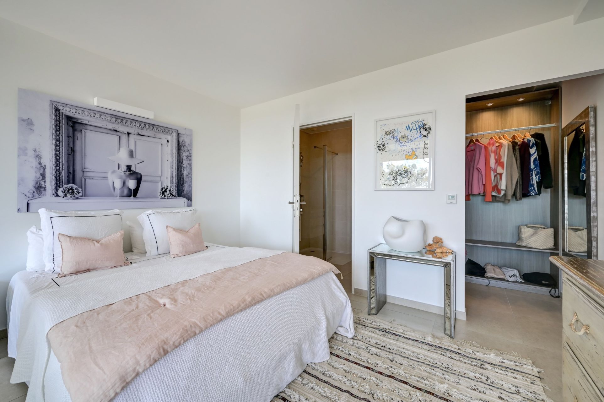 luxury apartment 4 Rooms for sale on AIX EN PROVENCE (13090)