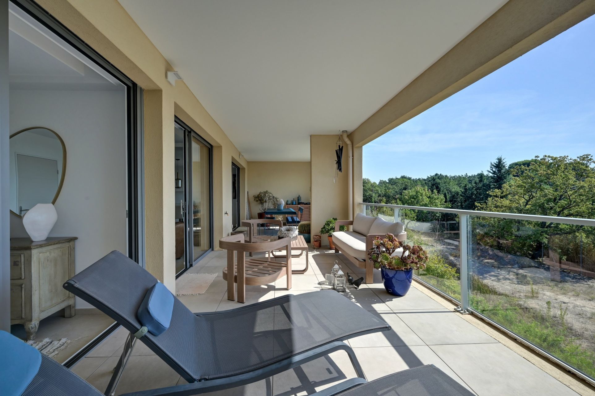 luxury apartment 4 Rooms for sale on AIX EN PROVENCE (13090)