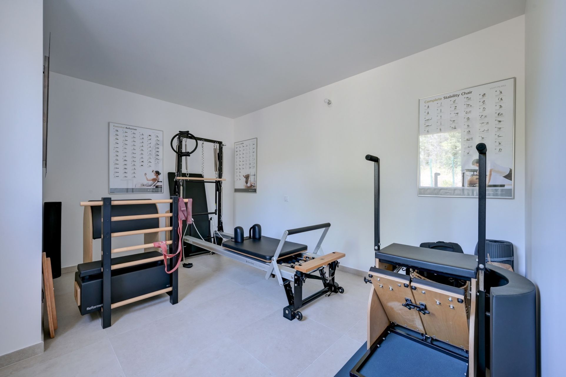 luxury apartment 4 Rooms for sale on AIX EN PROVENCE (13090)