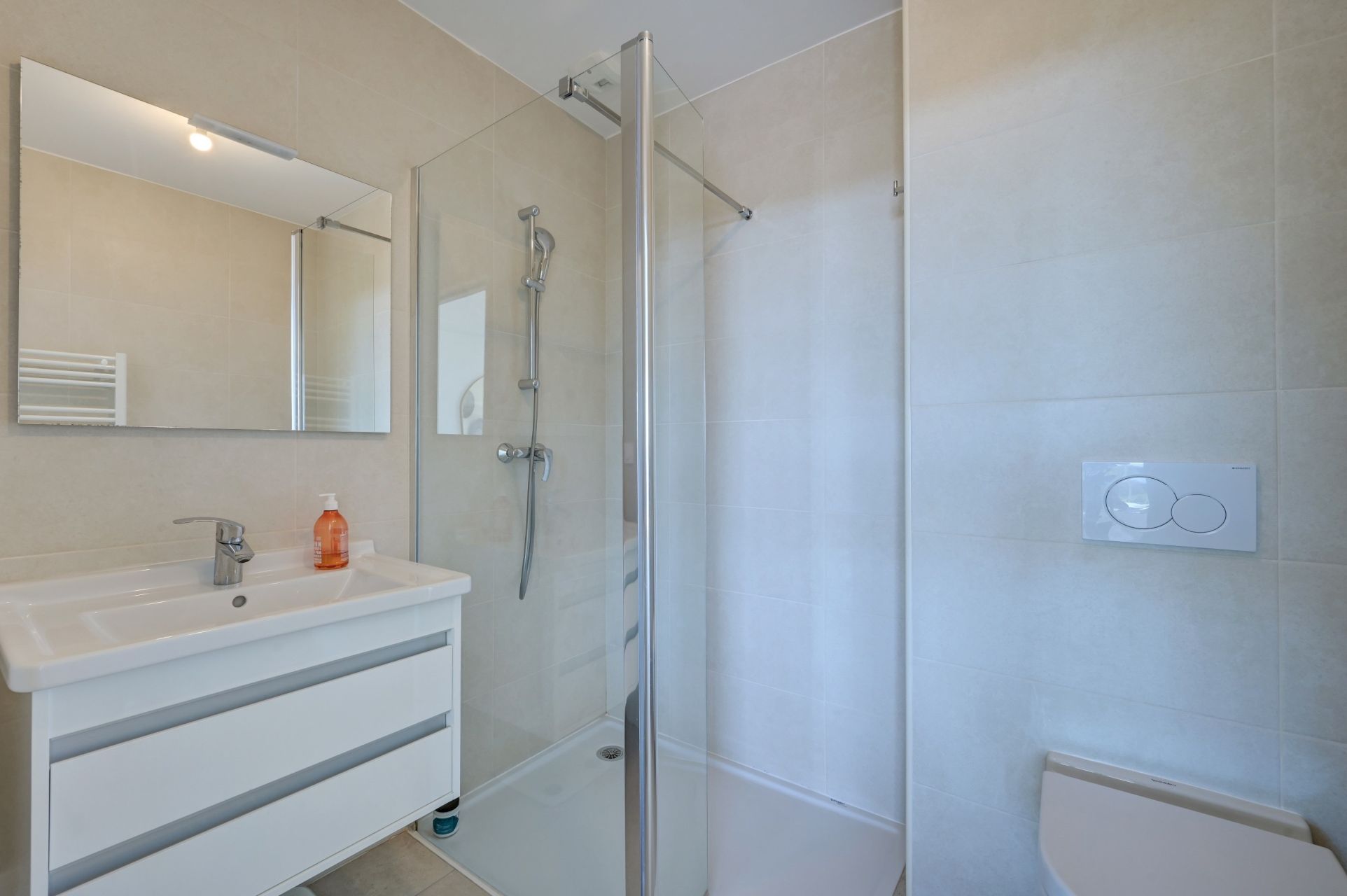 luxury apartment 4 Rooms for sale on AIX EN PROVENCE (13090)