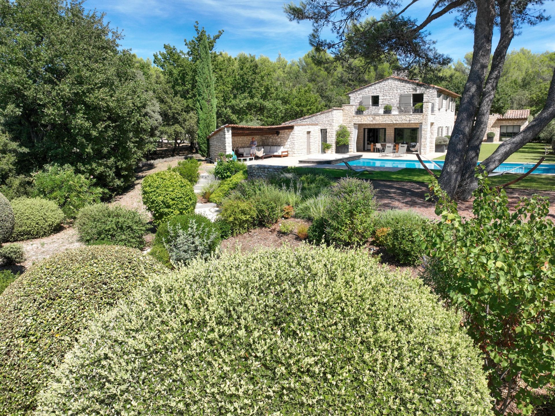 luxury house 10 Rooms for sale on ST SATURNIN LES APT (84490)
