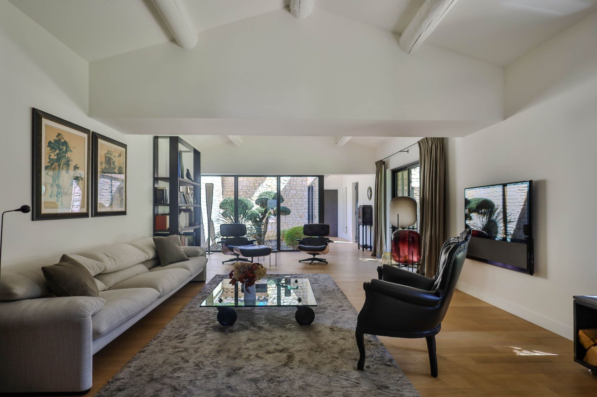 luxury house 10 Rooms for sale on ST SATURNIN LES APT (84490)