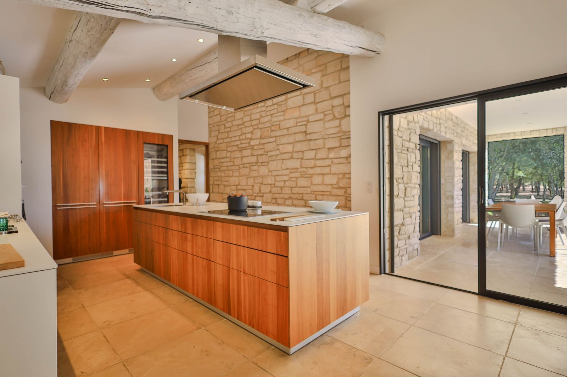 luxury house 10 Rooms for sale on ST SATURNIN LES APT (84490)
