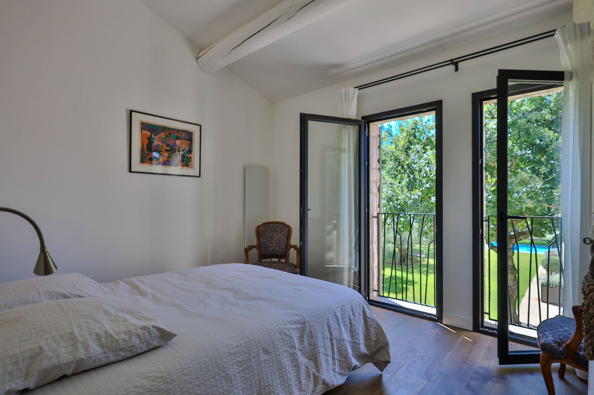 luxury house 10 Rooms for sale on ST SATURNIN LES APT (84490)