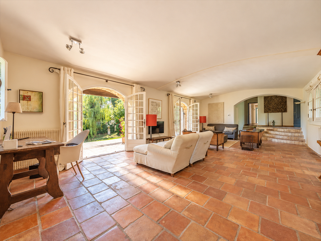 mas 6 Rooms for sale on MOUANS SARTOUX (06370)