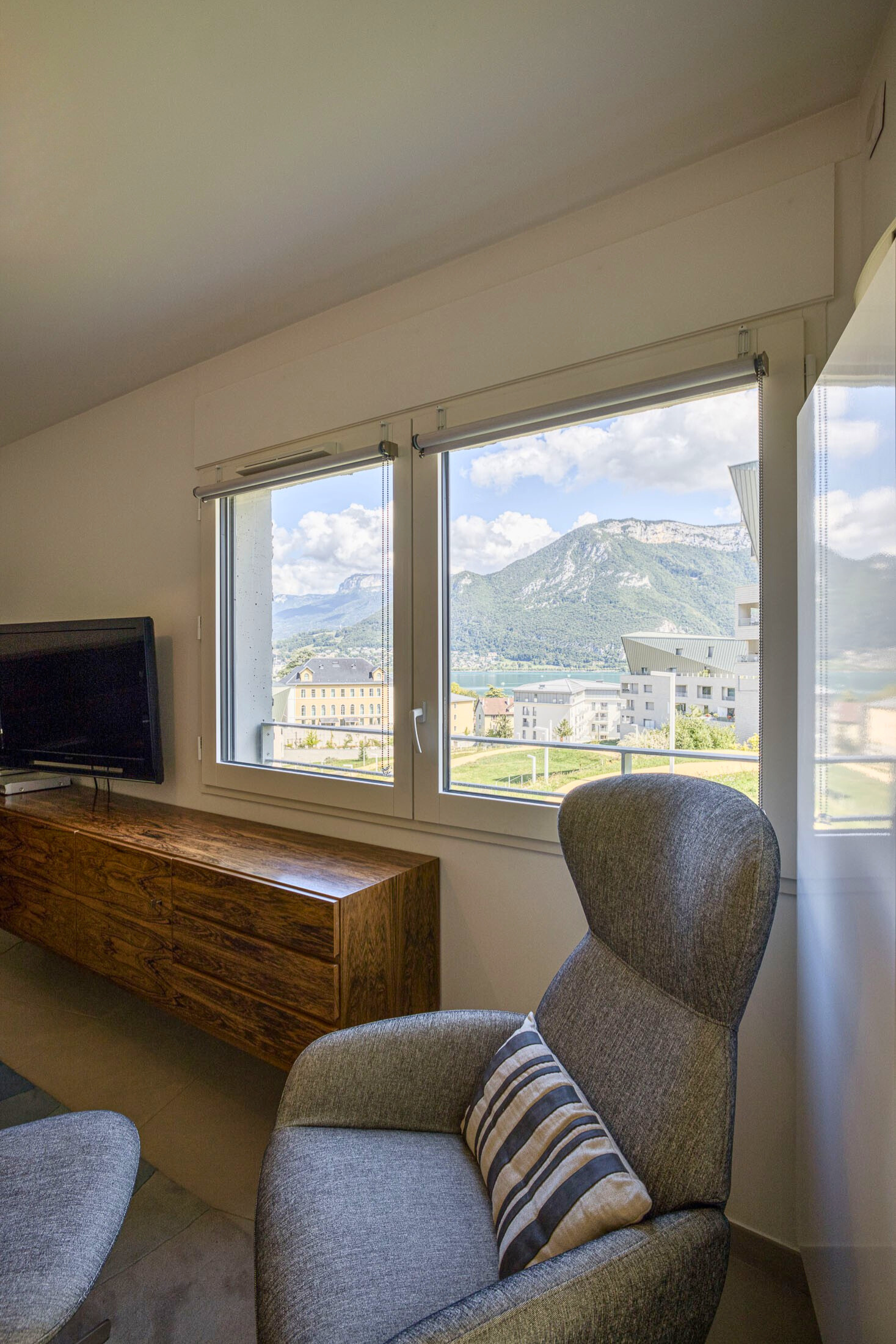 luxury apartment 3 Rooms for sale on ANNECY (74000)