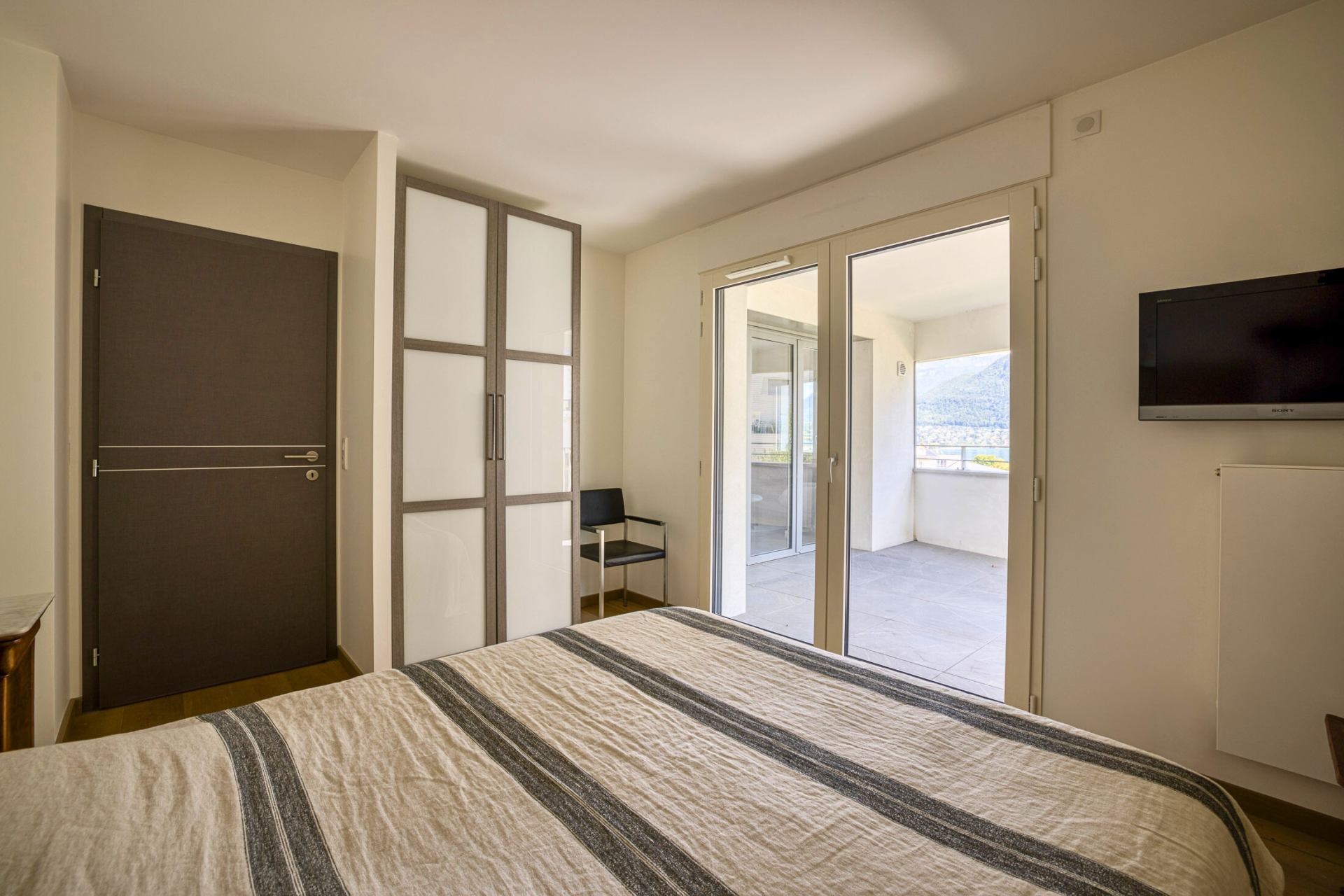 luxury apartment 3 Rooms for sale on ANNECY (74000)