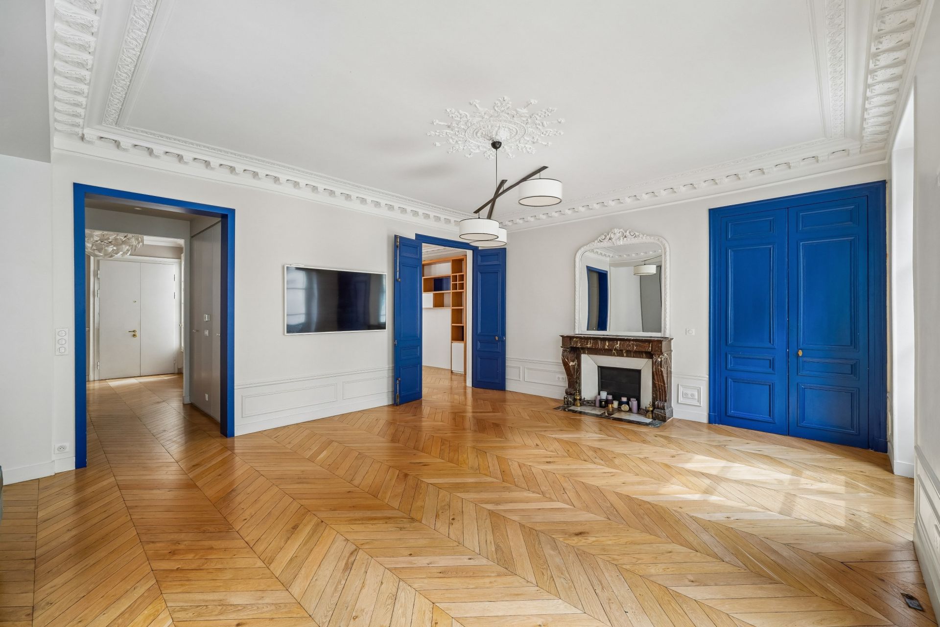 luxury apartment 6 Rooms for sale on PARIS (75009)