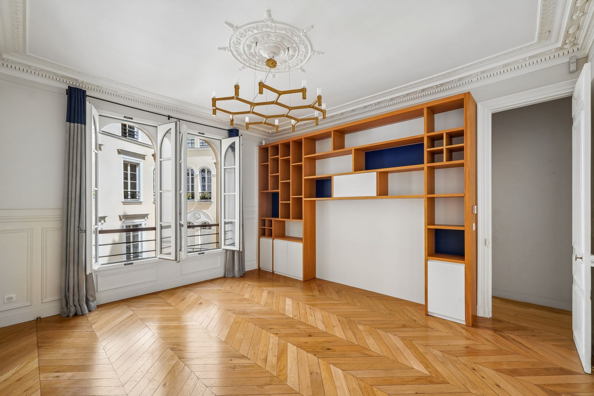 luxury apartment 6 Rooms for sale on PARIS (75009)