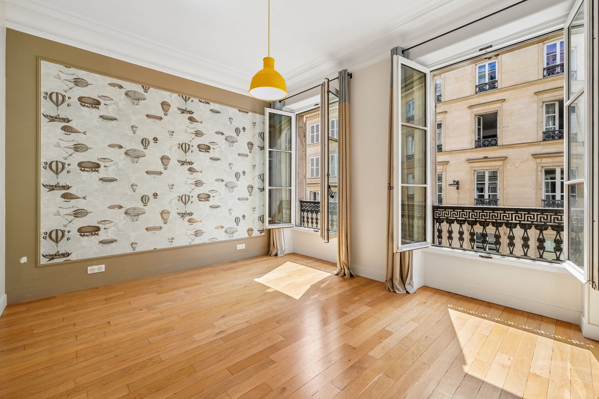 luxury apartment 6 Rooms for sale on PARIS (75009)