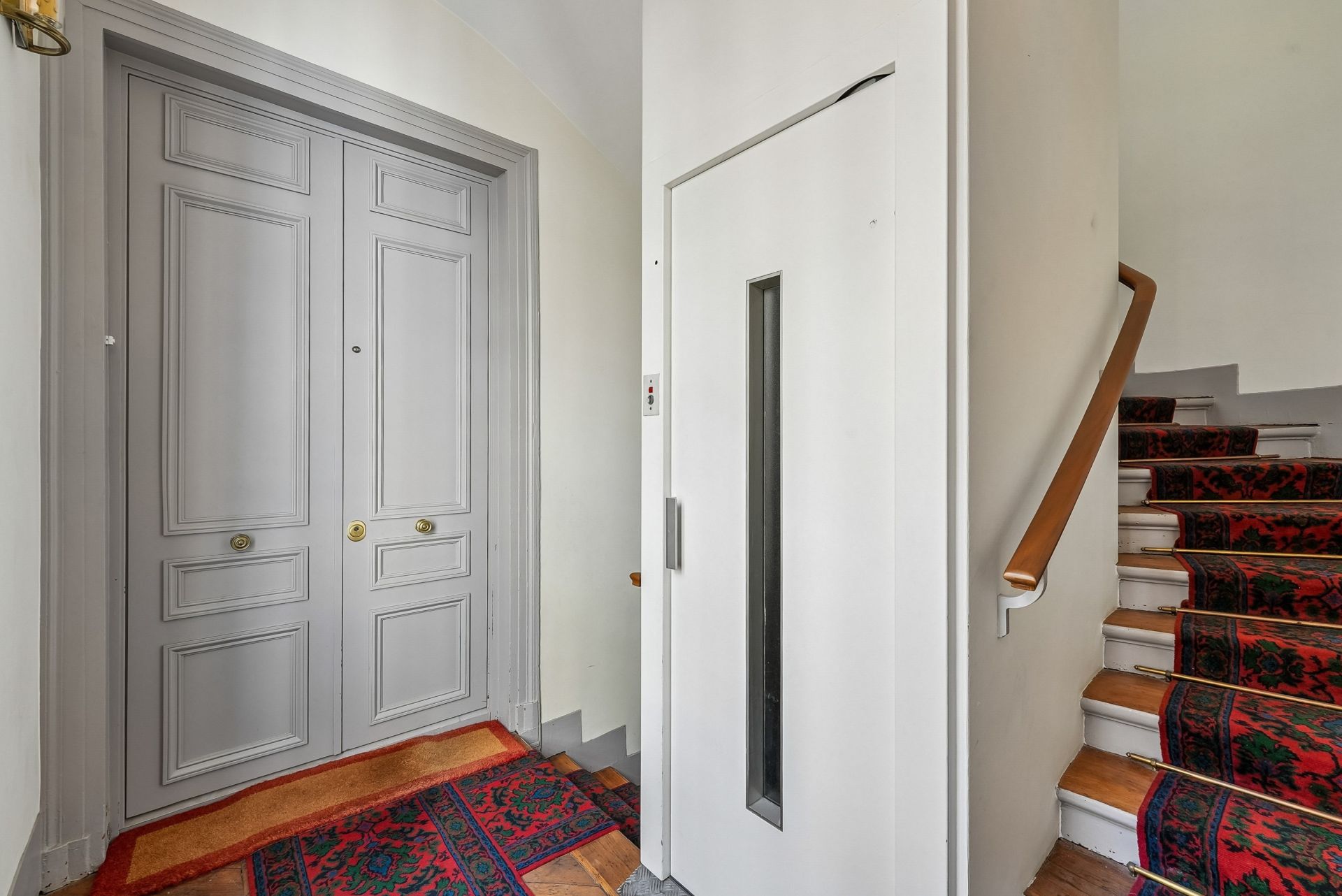 luxury apartment 6 Rooms for sale on PARIS (75009)