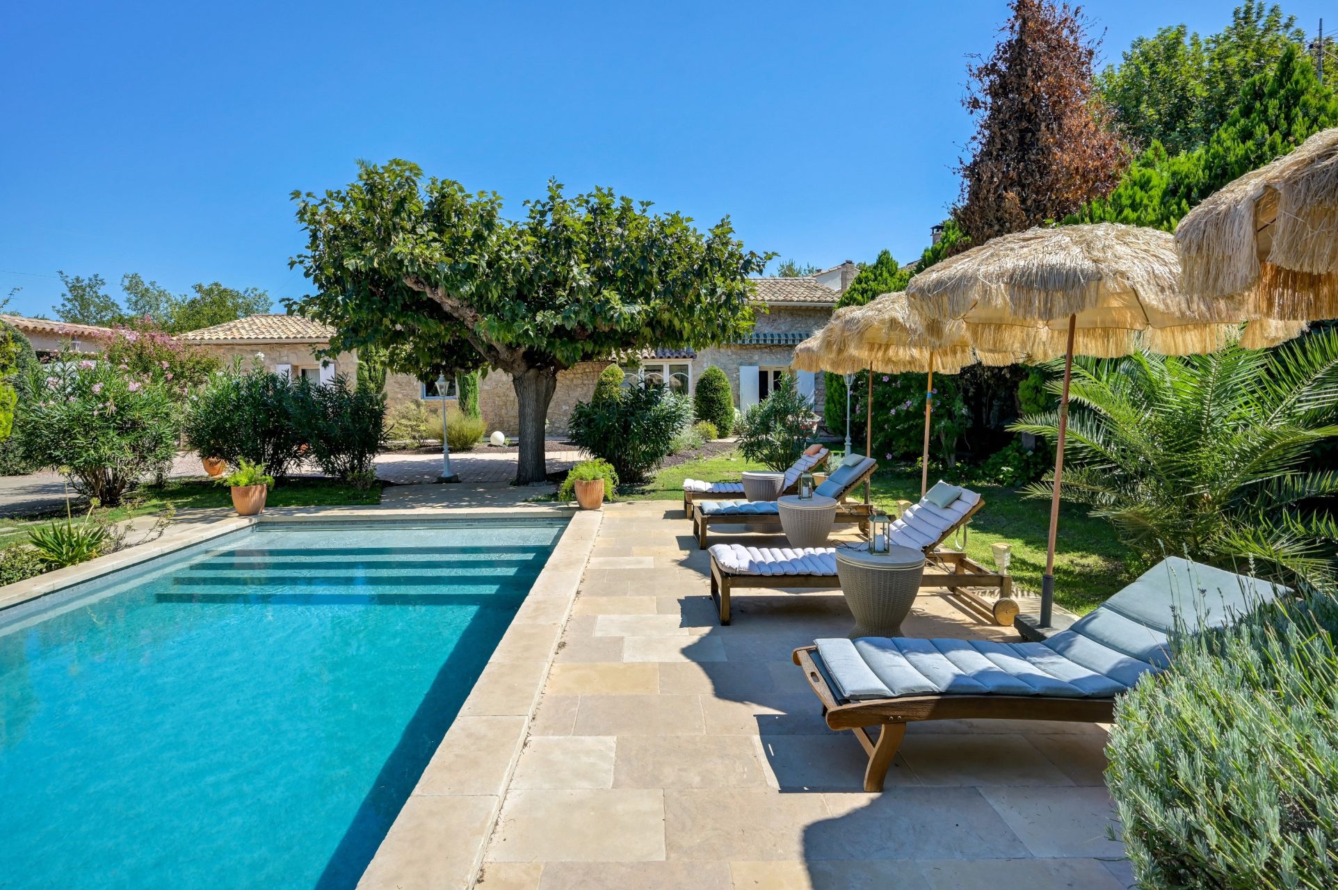 mas 6 Pièces en vente sur ST CANNAT (13760)