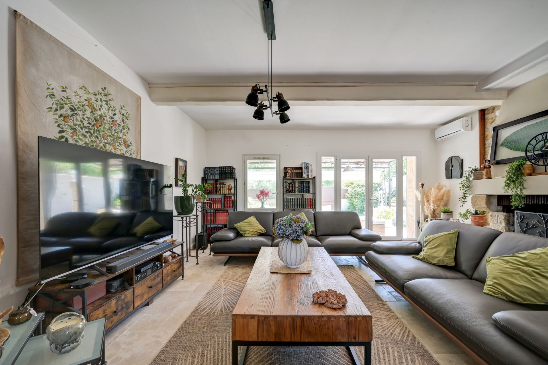 mas 6 Pièces en vente sur ST CANNAT (13760)