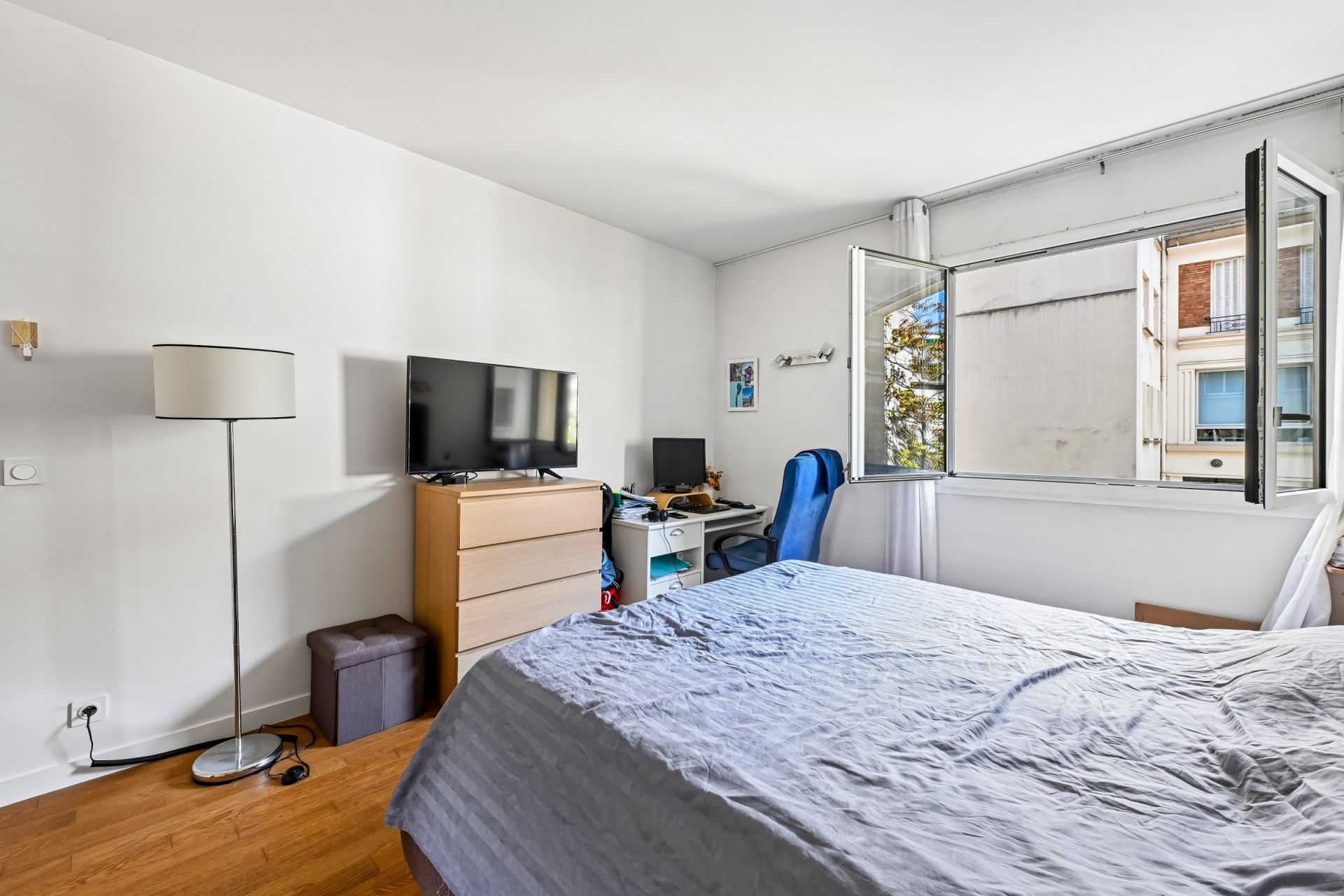 luxury apartment 5 Rooms for sale on NEUILLY SUR SEINE (92200)