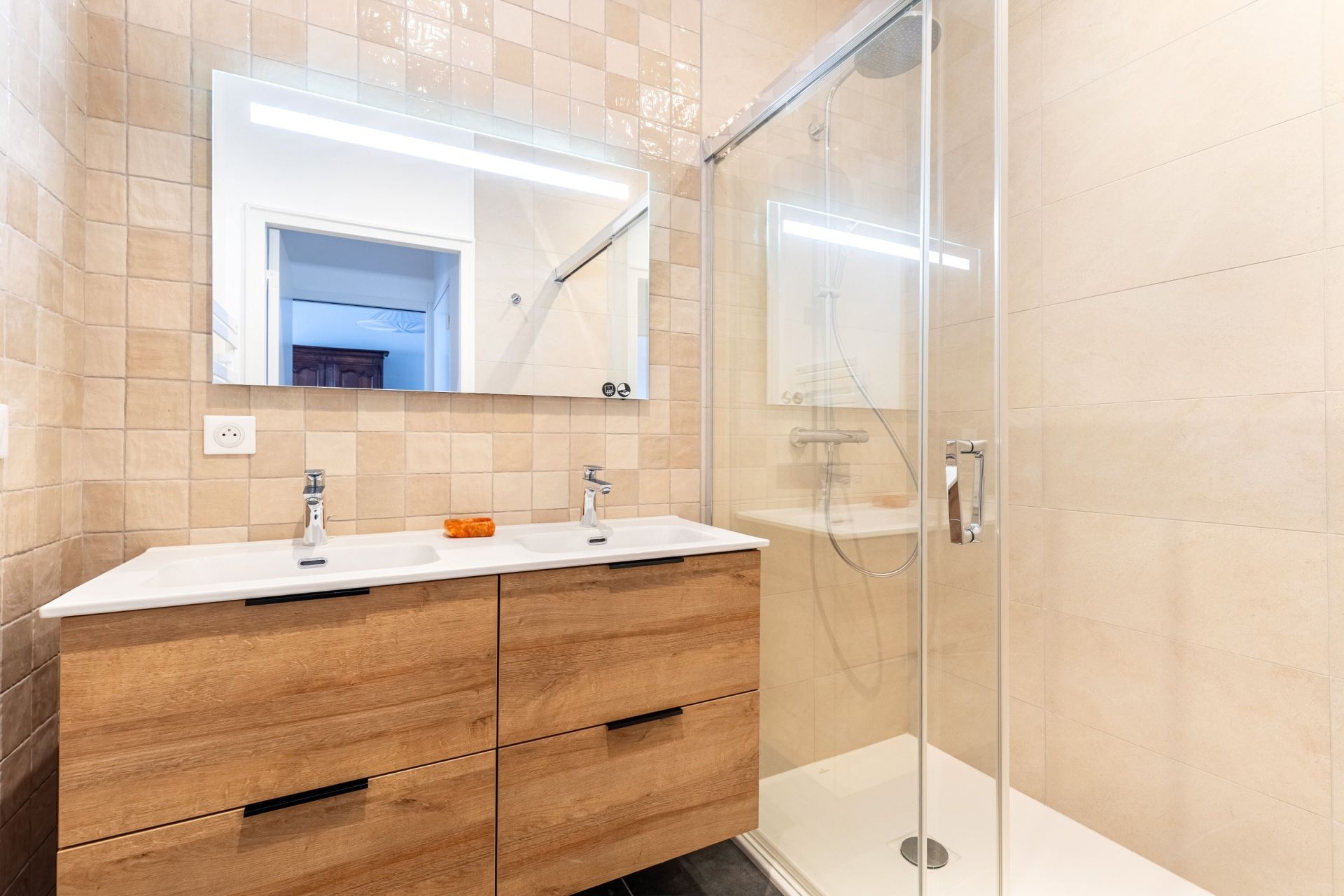 luxury apartment 3 Rooms for sale on BORDEAUX (33000)