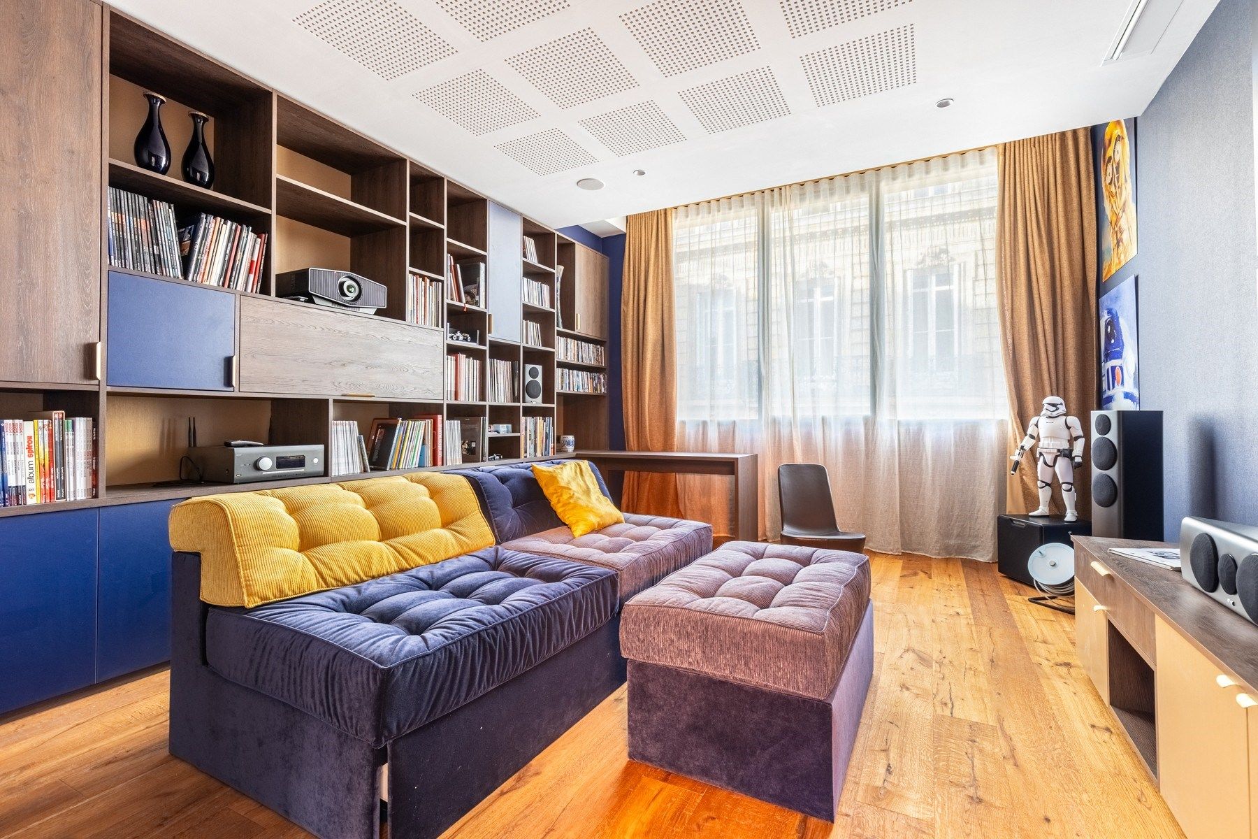 luxury apartment 7 Rooms for sale on BORDEAUX (33000)