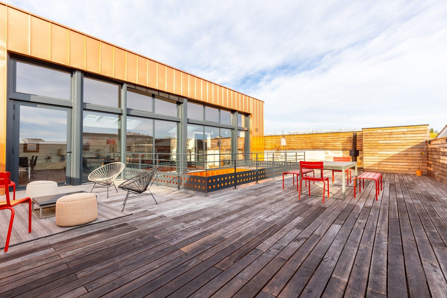 luxury apartment 7 Rooms for sale on BORDEAUX (33000)
