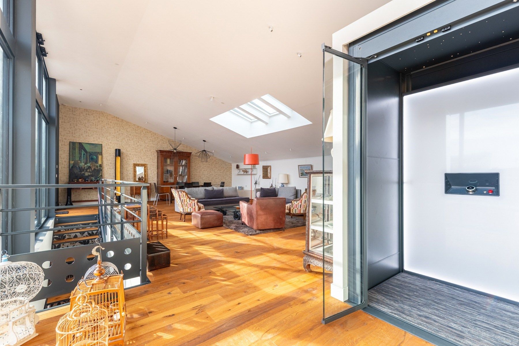 luxury apartment 7 Rooms for sale on BORDEAUX (33000)