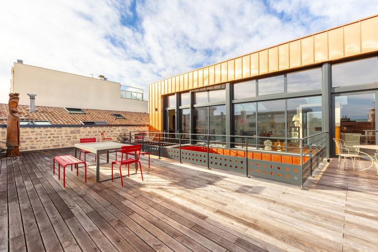 luxury apartment 7 Rooms for sale on BORDEAUX (33000)