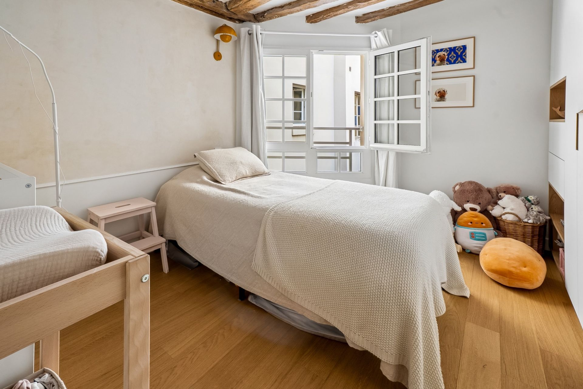 luxury apartment 3 Rooms for sale on PARIS (75004)