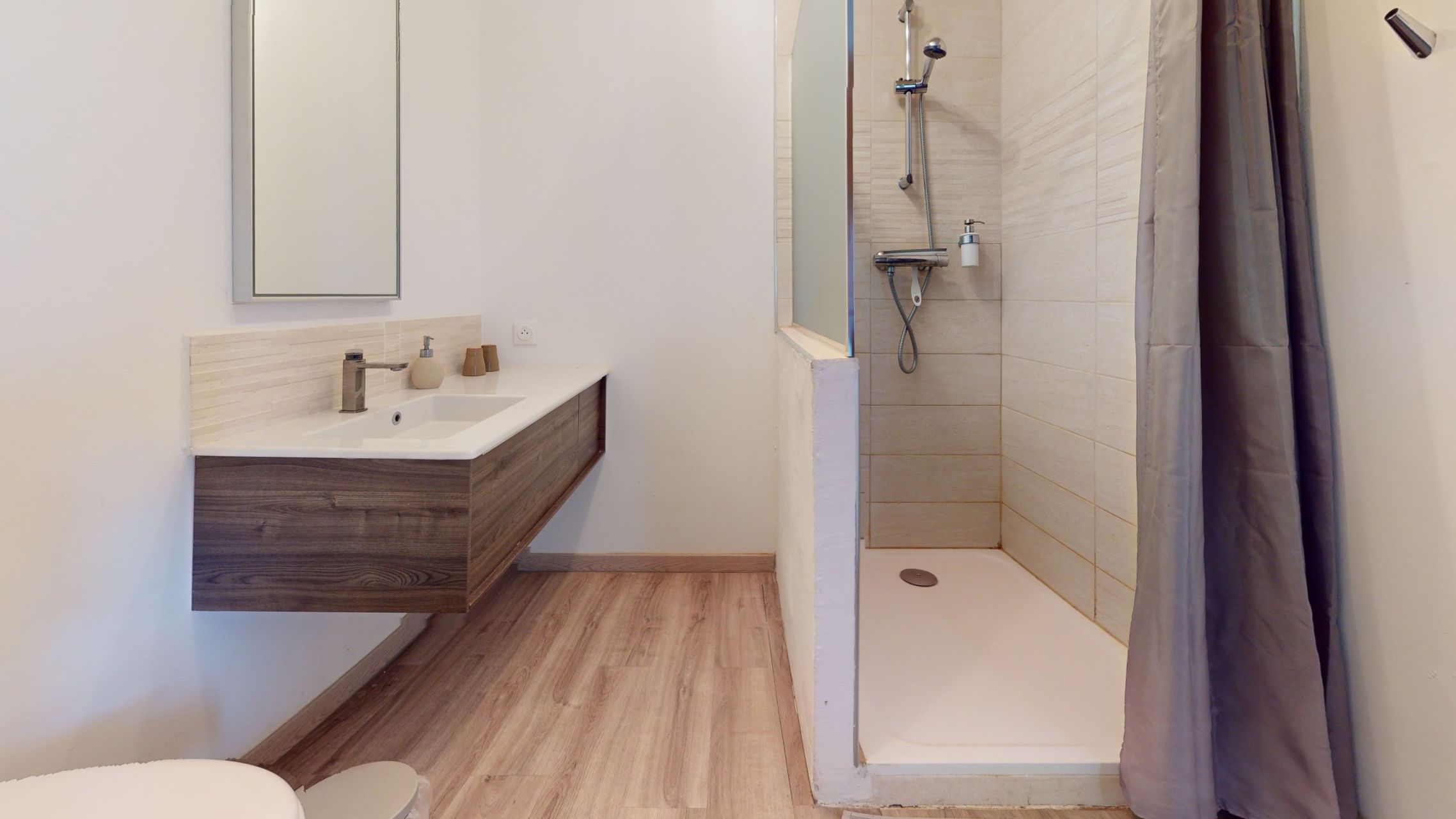 maison de luxe 9 Pièces en vente sur L ISLE SUR LA SORGUE (84800)