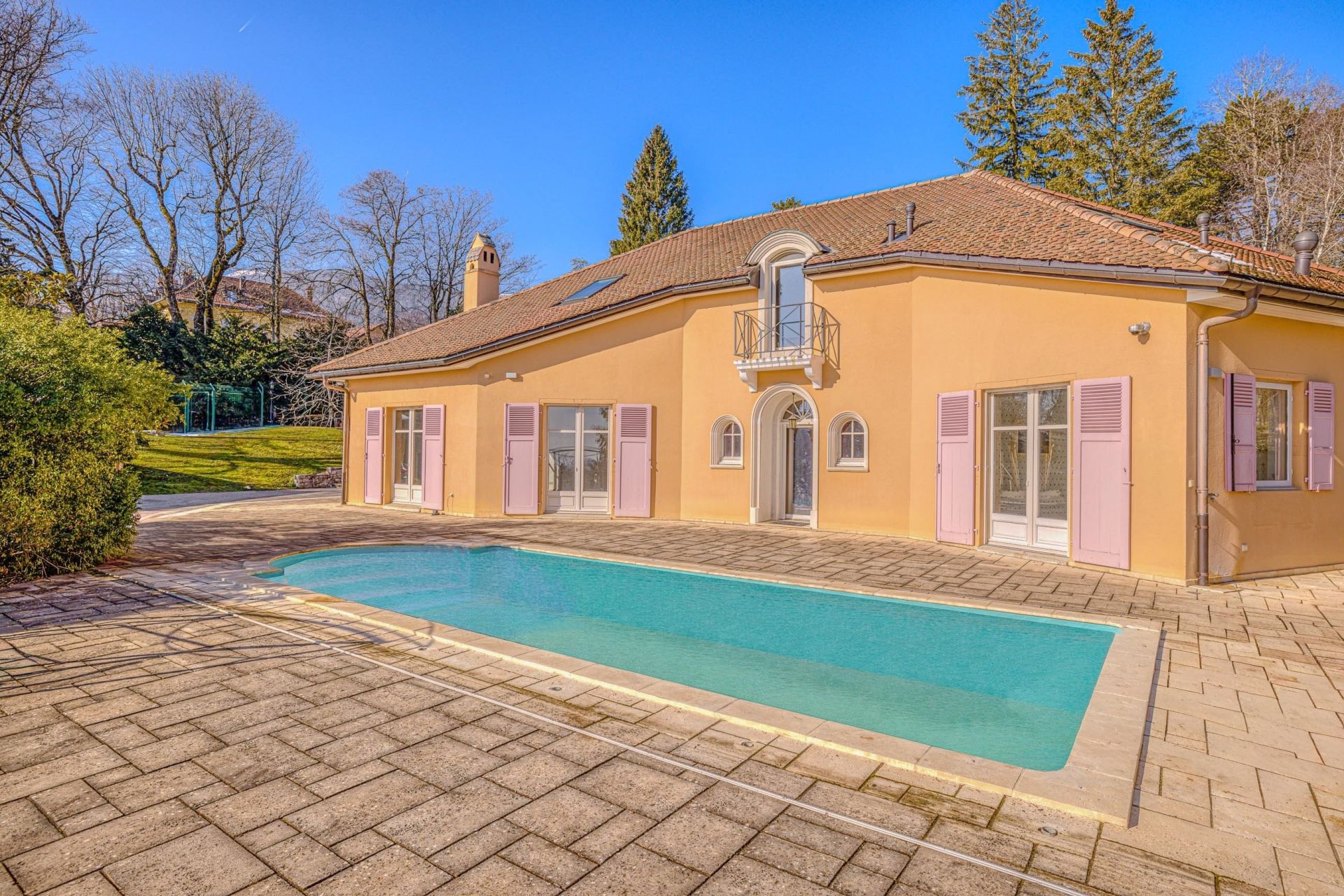 architect's house 20 Rooms for sale on GEX (01170)