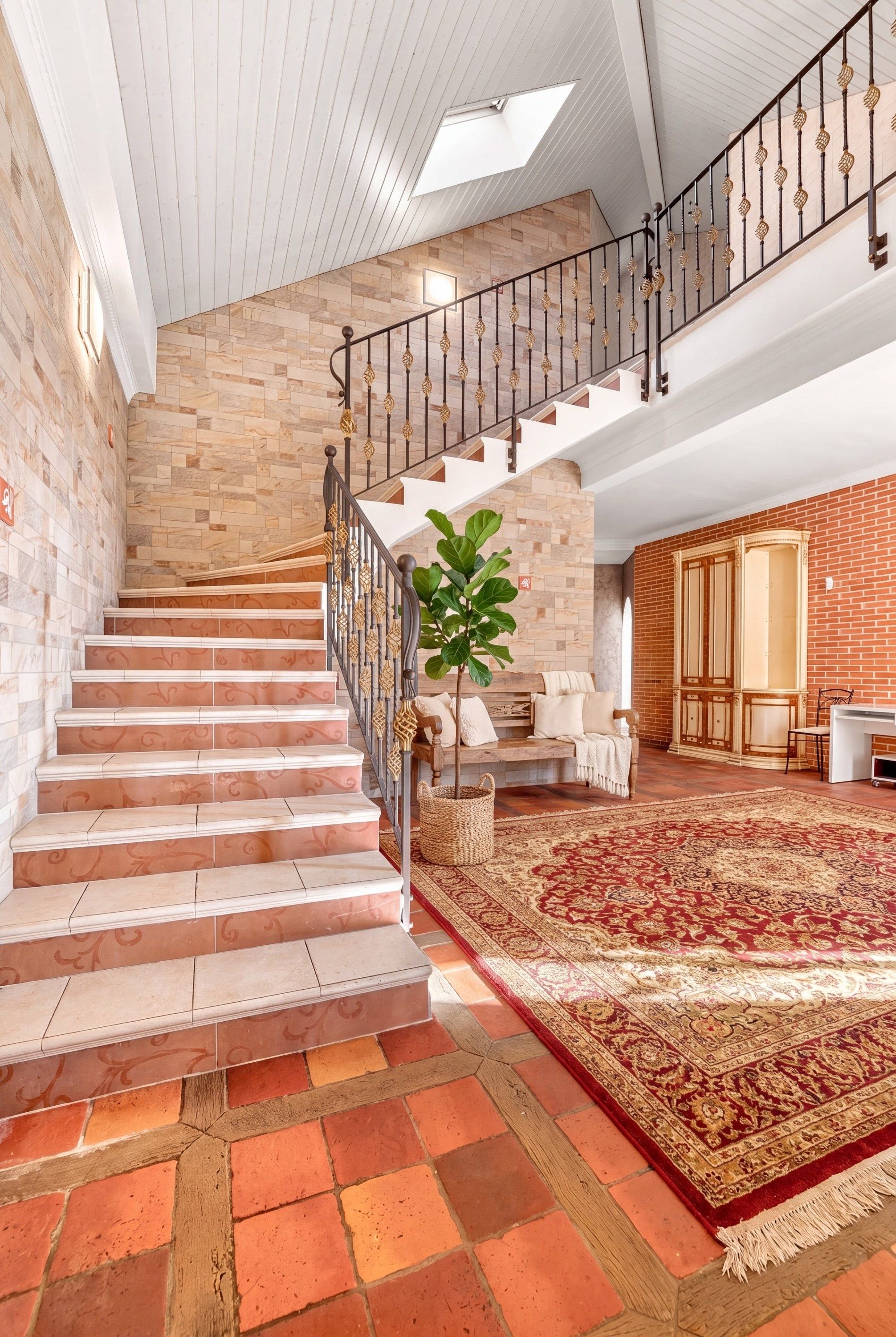 architect's house 20 Rooms for sale on GEX (01170)
