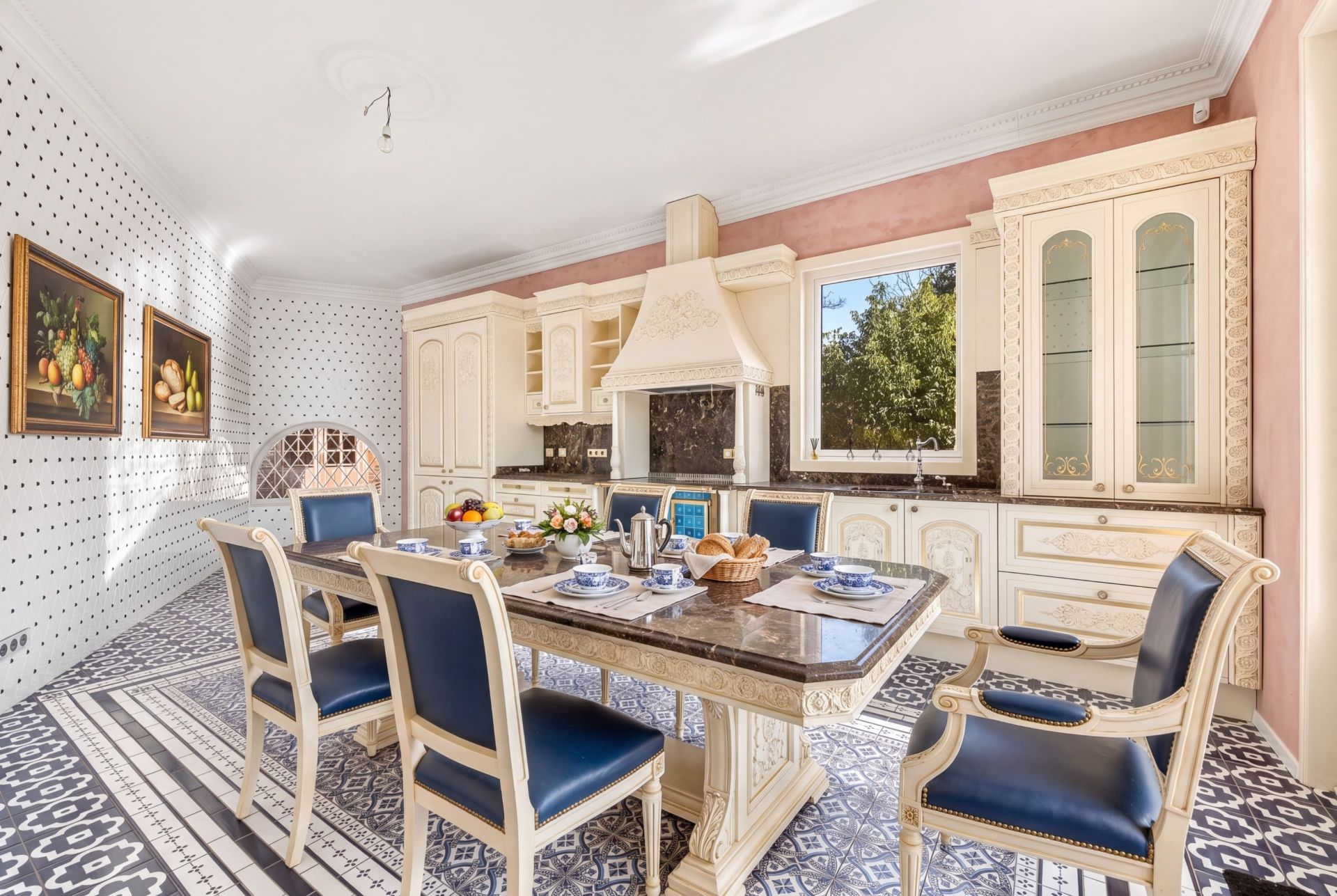architect's house 20 Rooms for sale on GEX (01170)