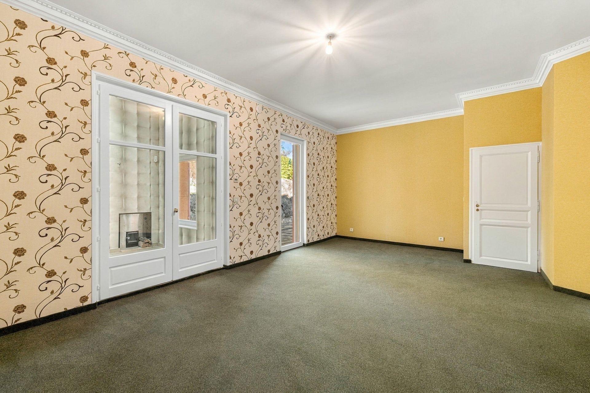 architect's house 20 Rooms for sale on GEX (01170)