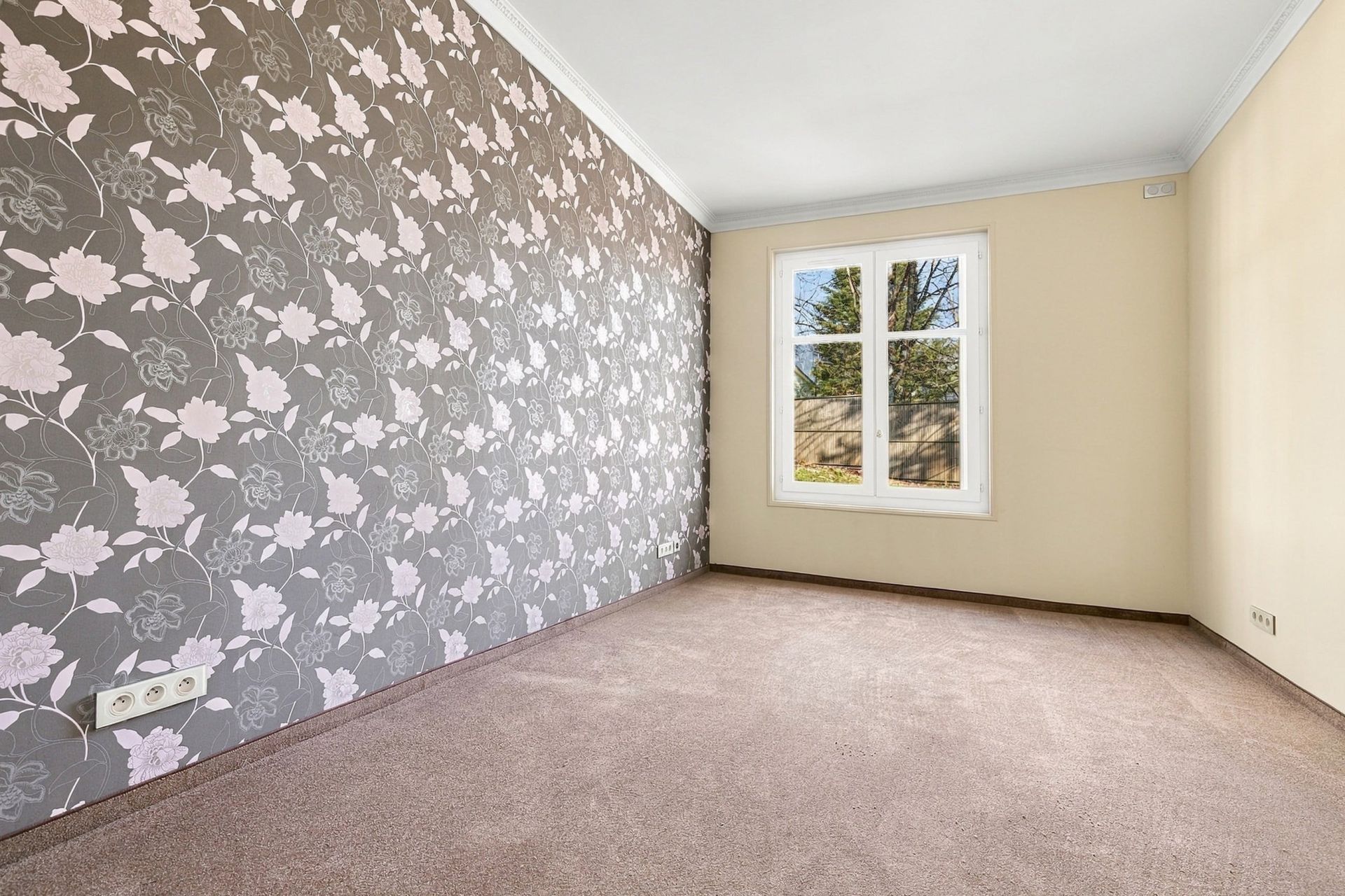 architect's house 20 Rooms for sale on GEX (01170)