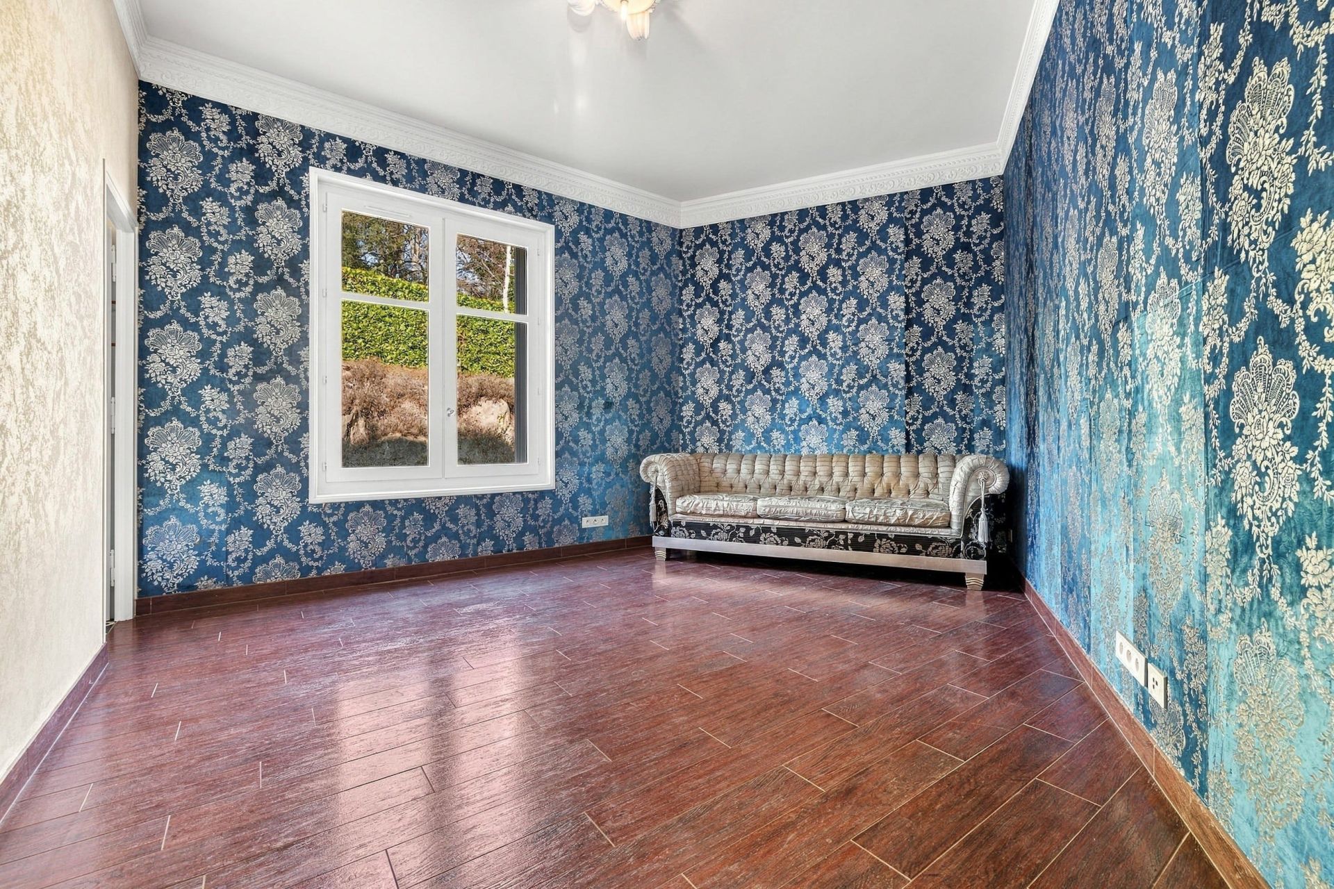 architect's house 20 Rooms for sale on GEX (01170)