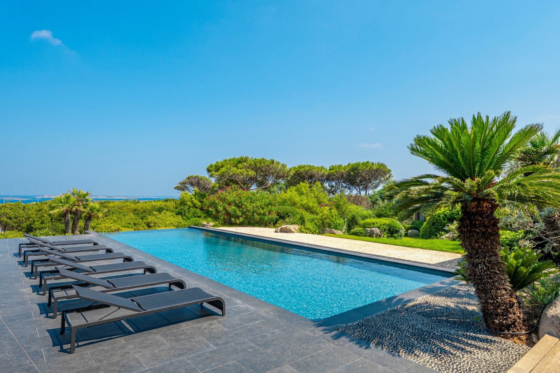 villa de luxe 9 Pièces en location saisonnière sur BONIFACIO (20169)