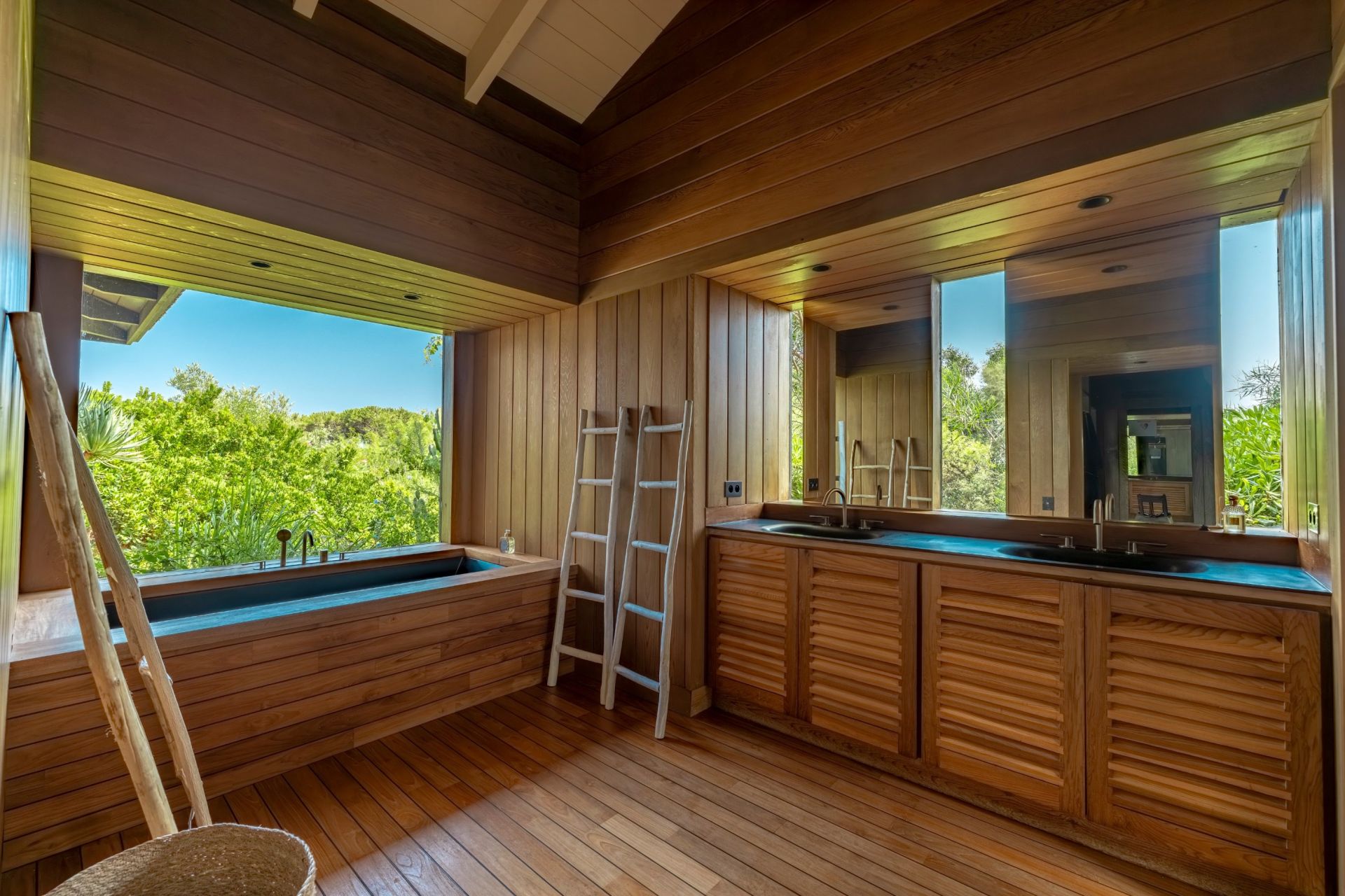 villa de luxe 9 Pièces en location saisonnière sur BONIFACIO (20169)