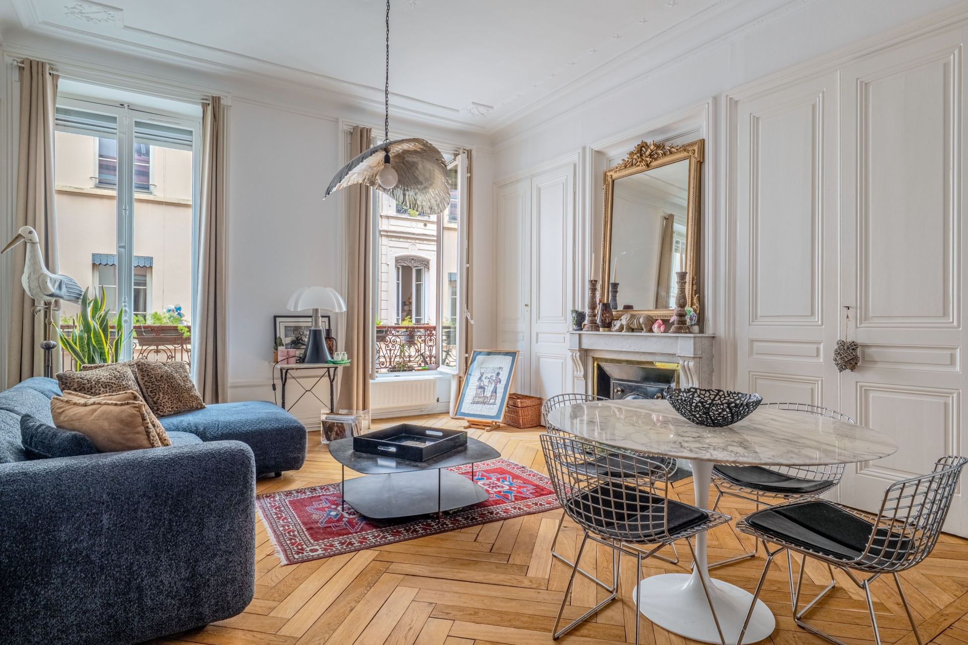 luxury apartment 4 Rooms for sale on LYON (69006)