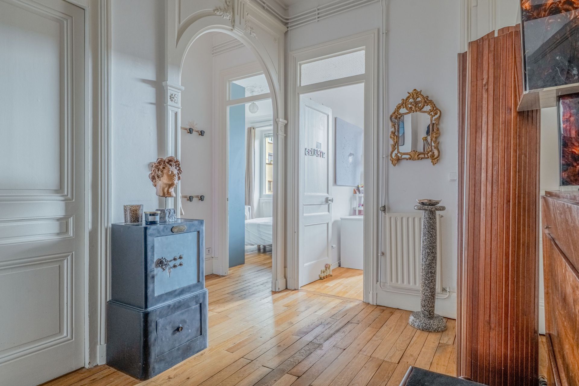luxury apartment 4 Rooms for sale on LYON (69006)