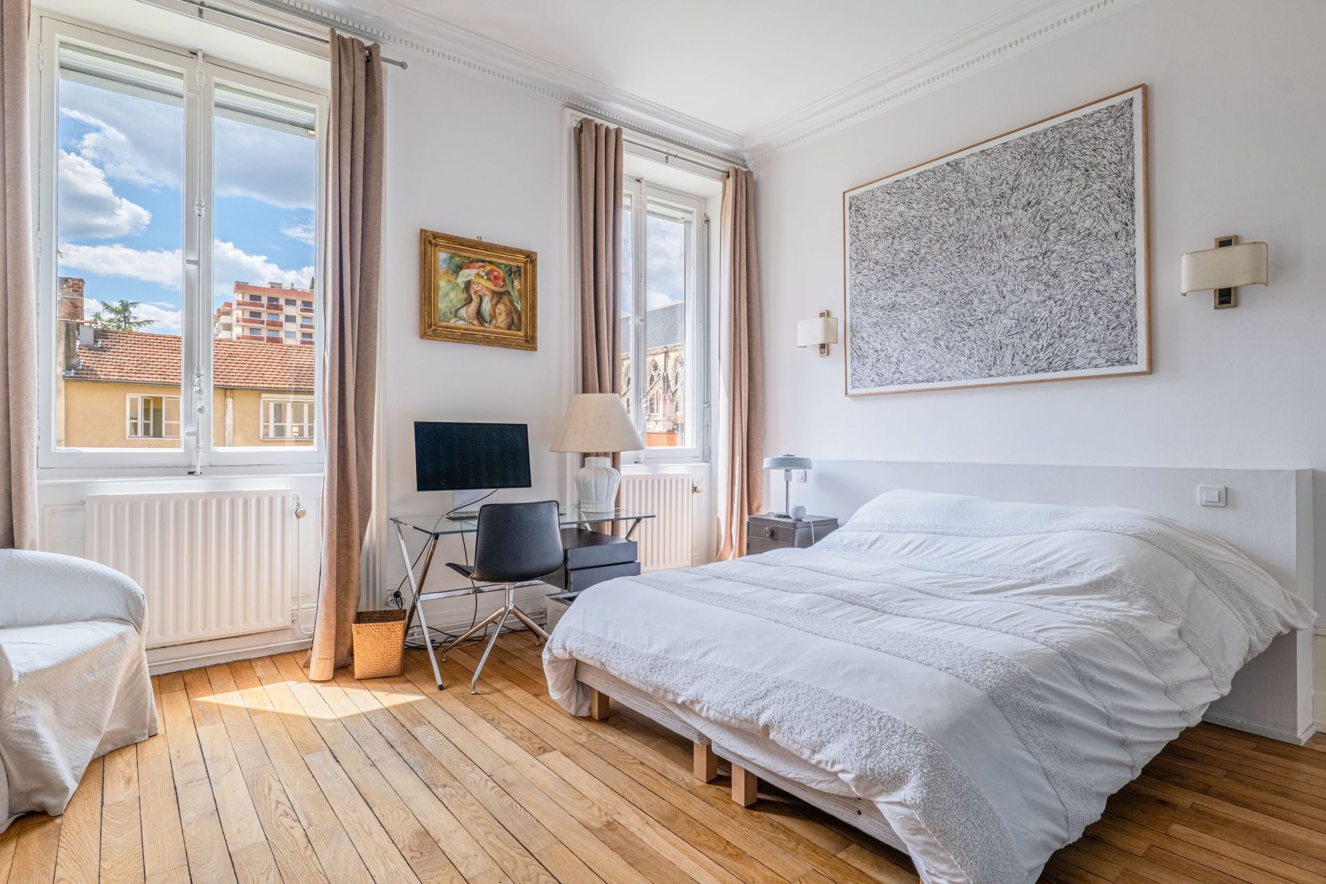 luxury apartment 4 Rooms for sale on LYON (69006)