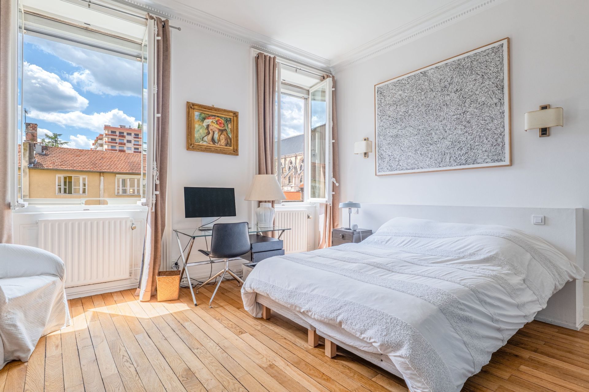 luxury apartment 4 Rooms for sale on LYON (69006)